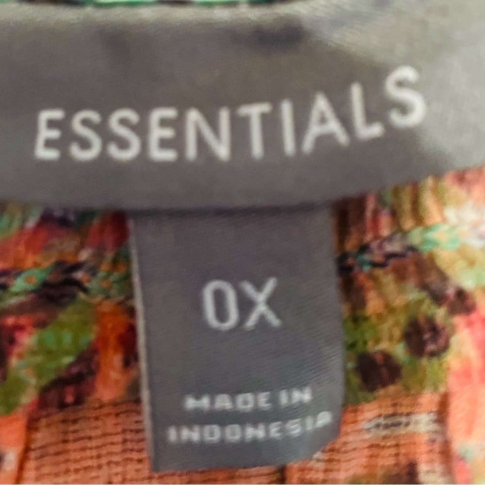 Essentials Top - Picture 4 of 9